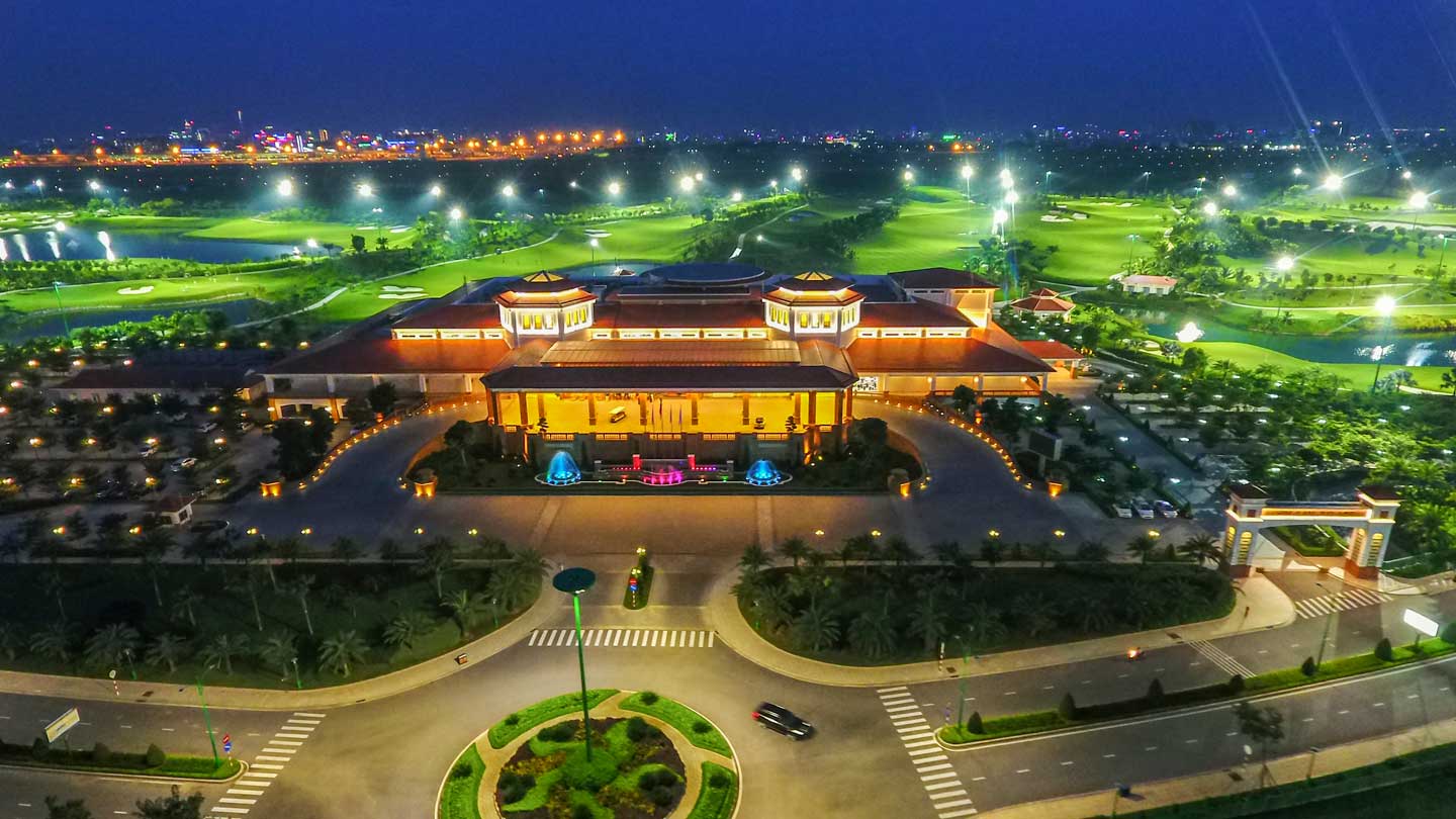 KHÔNG GIAN TỔ CHỨC TIỆC CƯỚI HIỆN ĐẠI TẠI TRUNG TÂM THÀNH PHỐ HỒ CHÍ MINH