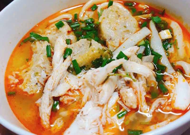 B&aacute;nh canh chả ghẹ thơm ngon