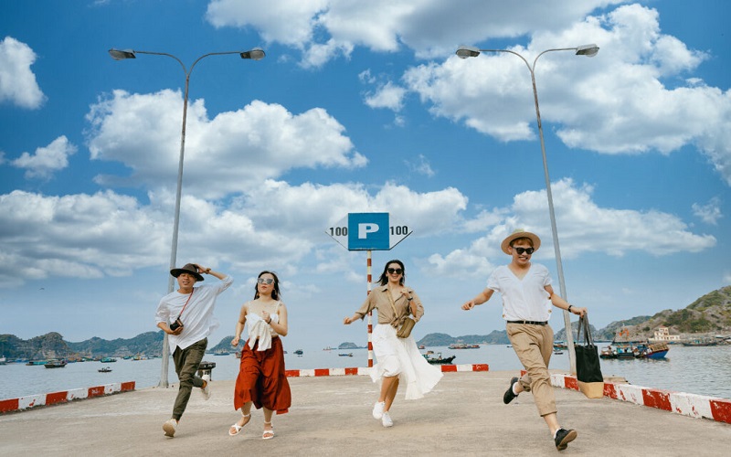 Du lịch đảo Cát Bà ngày càng thu hút nhiều khách du lịch Du lịch đảo Cát Bà ngày càng thu hút nhiều khách du lịch