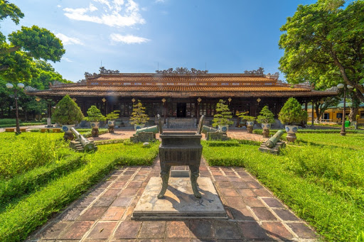 Điện Long An là nơi lưu giữ lịch sử một thời