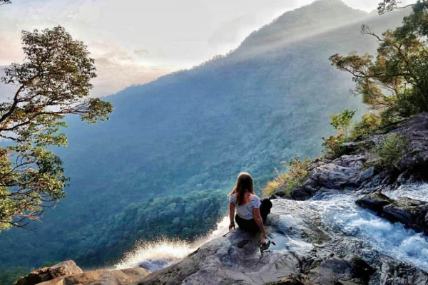 Khám phá ngọn thác Đỗ Quyên vườn quốc gia Bạch Mã