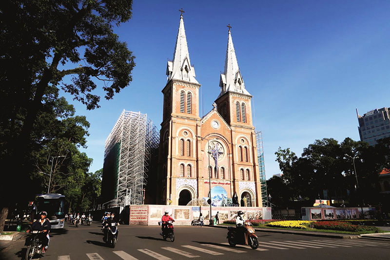 Nhà thờ Đức Bà - Công xã Paris, Quận 1