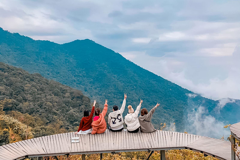 Ngắm b&igrave;nh minh th&igrave; kh&ocirc;ng thể bỏ qua địa điểm Cầu M&acirc;y