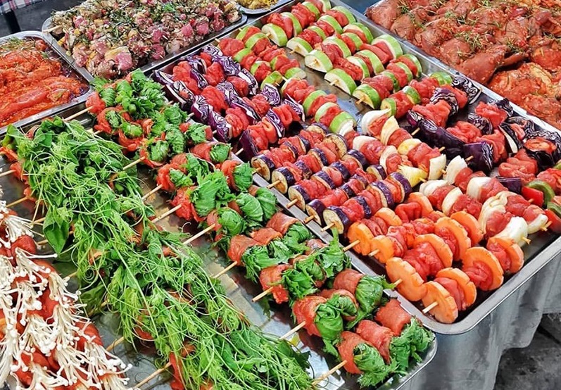 C&aacute;c m&oacute;n nướng đa dạng tại chợ đ&ecirc;m Tam Đảo