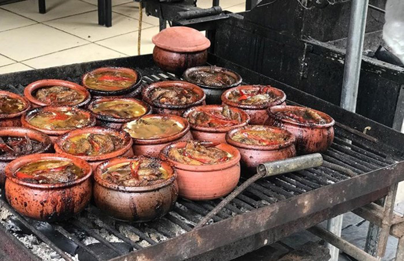 C&aacute; bống suối kho ni&ecirc;u l&agrave; m&oacute;n ăn giản dị của người d&acirc;n địa phương