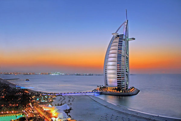 Khách sạn Cánh buồm 7 sao Burj Al Arab