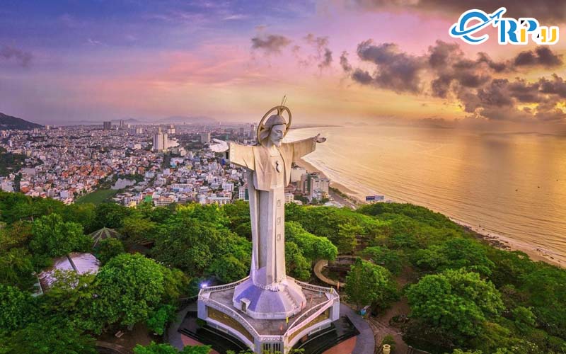 Tượng Chúa Giesu Kito Vua là biểu tượng của đạo giáo tại thành phố biển Vũng Tàu Tượng Chúa Giesu Kito Vua là biểu tượng của đạo giáo tại thành phố biển Vũng Tàu