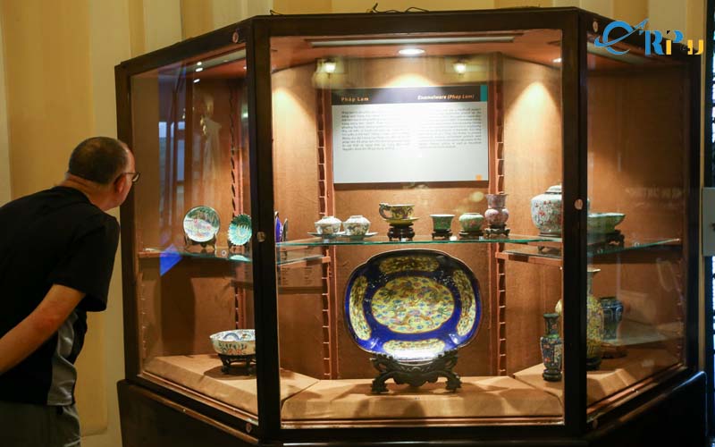 Bảo tàng mang nét kiến trúc phương Đông hòa mình vào giữa những tòa nhà sang trọng và hiện đại Bảo tàng mang nét kiến trúc phương Đông hòa mình vào giữa những tòa nhà sang trọng và hiện đại