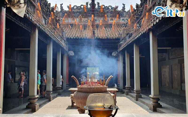 Chùa Bà Thiên Hậu được đánh giá là một ngôi chùa khá “thiêng” Chùa Bà Thiên Hậu được đánh giá là một ngôi chùa khá “thiêng”