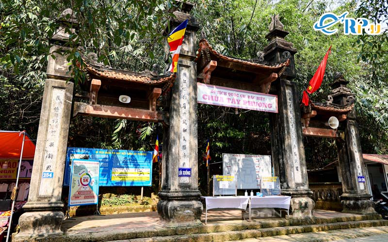 chùa Tây Phương là một quần thể di tích đơn nguyên chùa Tây Phương là một quần thể di tích đơn nguyên