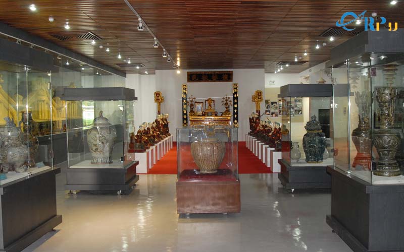 Bảo tàng Hà Nội mang đến cho bạn một cảm giác vừa hiện đại vừa cổ kính vừa mang lại nét truyền thống của đất Hà Thành. Bảo tàng Hà Nội mang đến cho bạn một cảm giác vừa hiện đại vừa cổ kính vừa mang lại nét truyền thống của đất Hà Thành.