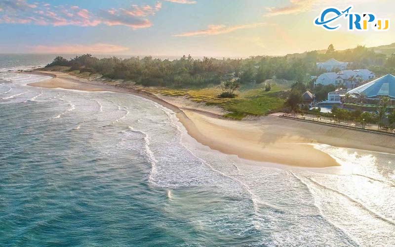 Hồ Tràm thực chất là dải bờ biển nằm giữa biển Long Hải và Bình Châu Hồ Tràm thực chất là dải bờ biển nằm giữa biển Long Hải và Bình Châu