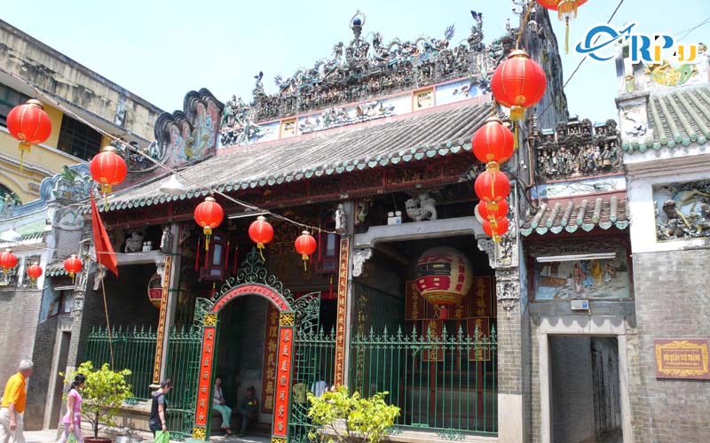 Chùa Bà Thiên Hậu sẽ giúp bạn được sống chậm lại hơn nhịp sống hối hả thường ngày. Chùa Bà Thiên Hậu sẽ giúp bạn được sống chậm lại hơn nhịp sống hối hả thường ngày.