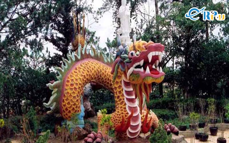 Chùa Vạn Hạnh còn sở hữu nhiều bức phù điêu kể về cuộc đời của Phật Thích Ca Chùa Vạn Hạnh còn sở hữu nhiều bức phù điêu kể về cuộc đời của Phật Thích Ca