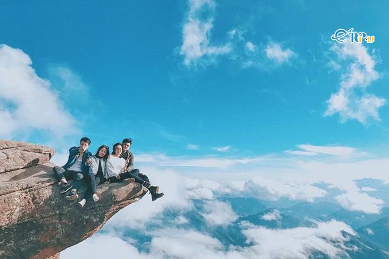 Mỏm đá đầu rùa Tà Xùa