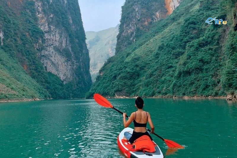 Chèo thuyền Kayak lướt trên Nho Quế