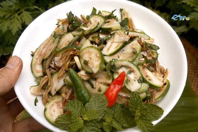 Gỏi cà đắng cá cơm