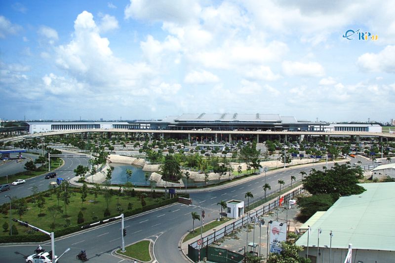 Đi đến sân bay Tân Sơn Nhất bằng phương tiện gì?