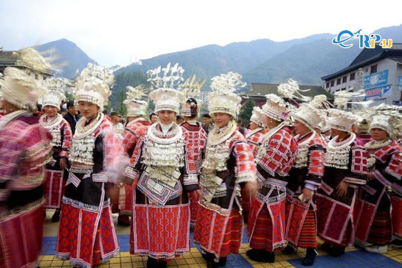 Sản phẩm thêu của người dân tộc thiểu số Trung Quốc