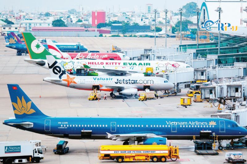 Hãng hàng không nào đang khai thác chuyến bay Vinh - Đà Lạt 