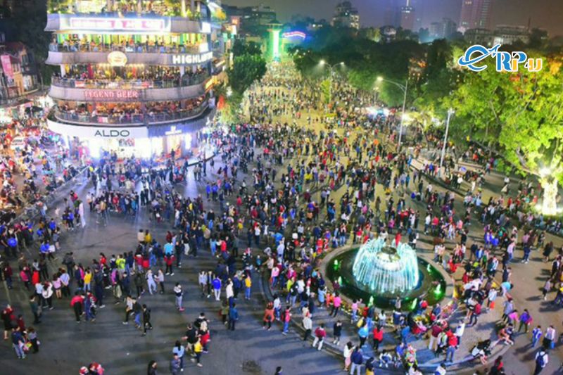 Phố đi bộ Hồ Gươm