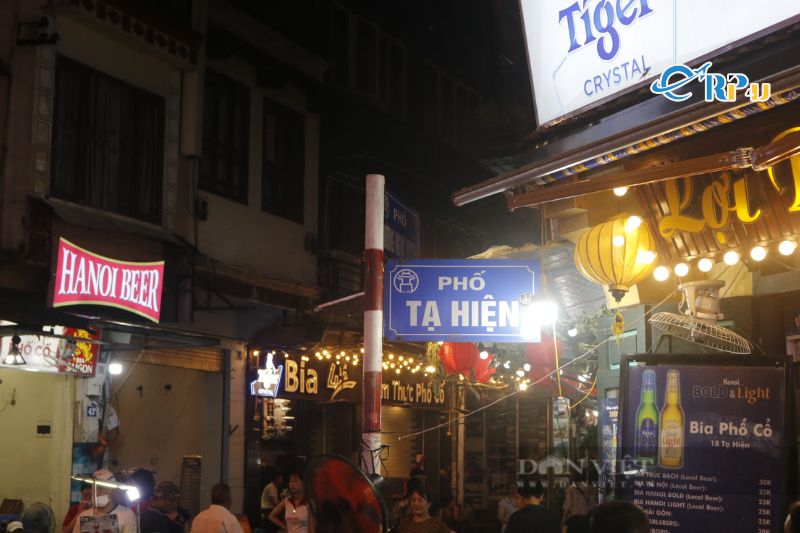 Phố Tạ Hiện