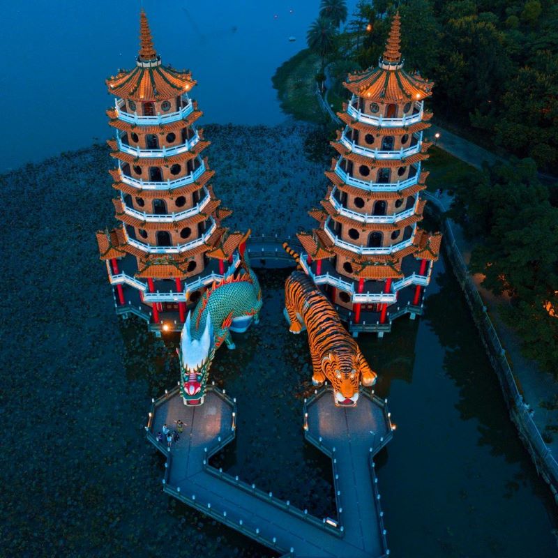 Th&aacute;p Long Hổ - Đầm Li&ecirc;n Tr&igrave;