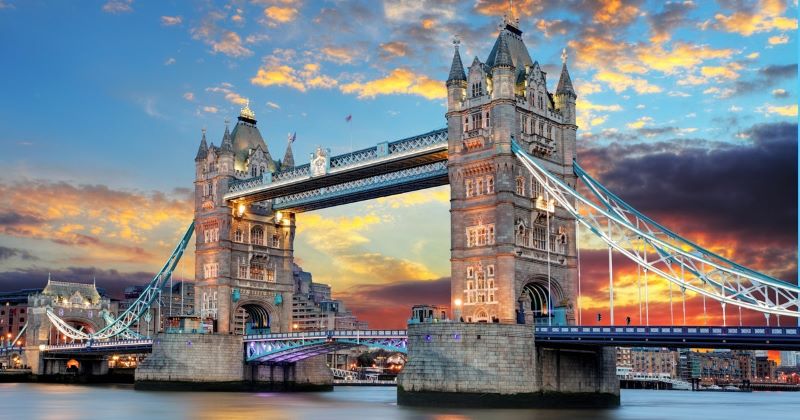 Cầu xoay Tower Bridge - Biểu tượng nổi tiếng của Anh
