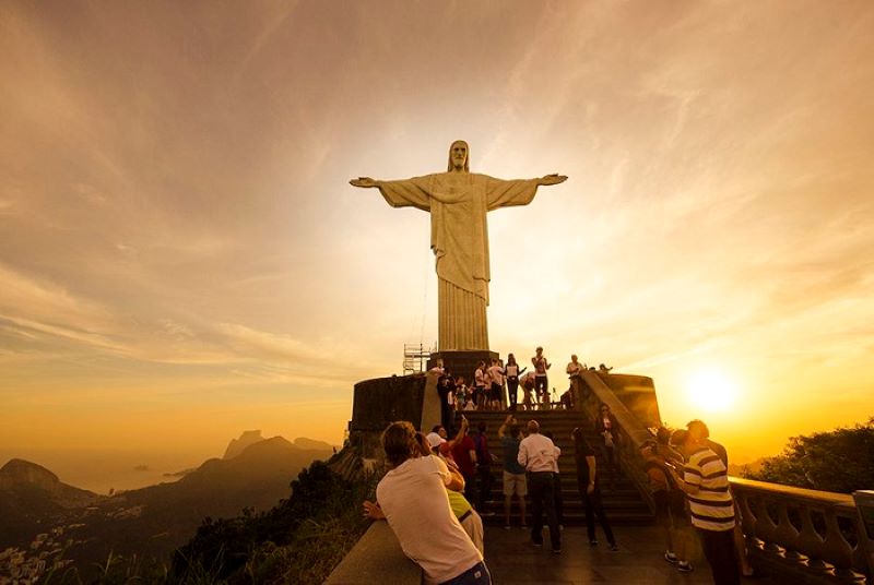 Tượng Chúa Cứu thế Cristo Redentor - Biểu tượng hàng đầu của Brazil Tượng Chúa Cứu thế Cristo Redentor - Biểu tượng hàng đầu của Brazil