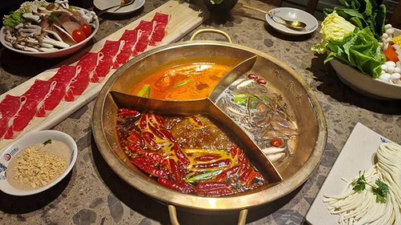 Thưởng thức ẩm thực địa phương núi tuyết Kiệu Tử