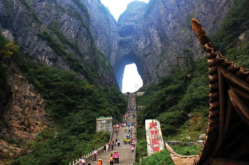 Phương tiện di chuyển đi tour Trương Gia Giới - Phượng Hoàng Cổ Trấn