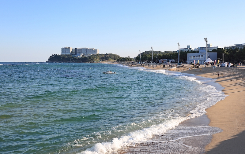 Khám phá những bãi biển xanh mướt