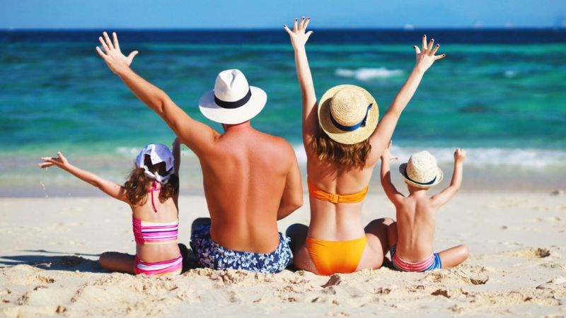 "Outfit" không thể thiếu cho chuyến du lịch biển "Outfit" không thể thiếu cho chuyến du lịch biển