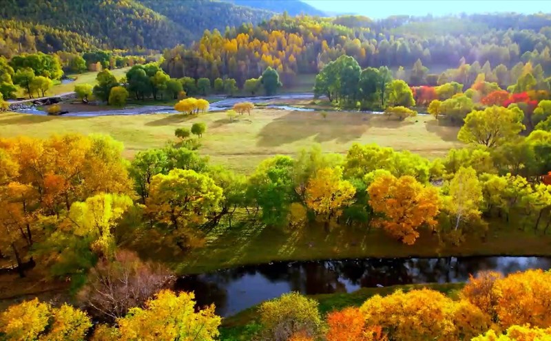 Thời tiết vào mùa thu ở Trung Quốc thường dễ chịu, mát mẻ Thời tiết vào mùa thu ở Trung Quốc thường dễ chịu, mát mẻ