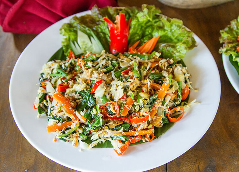 Salad kết hợp rau và dừa Salad kết hợp rau và dừa