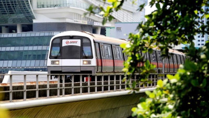 Giữ gìn vệ sinh bằng cách không ăn uống trên tàu điện Giữ gìn vệ sinh bằng cách không ăn uống trên tàu điện