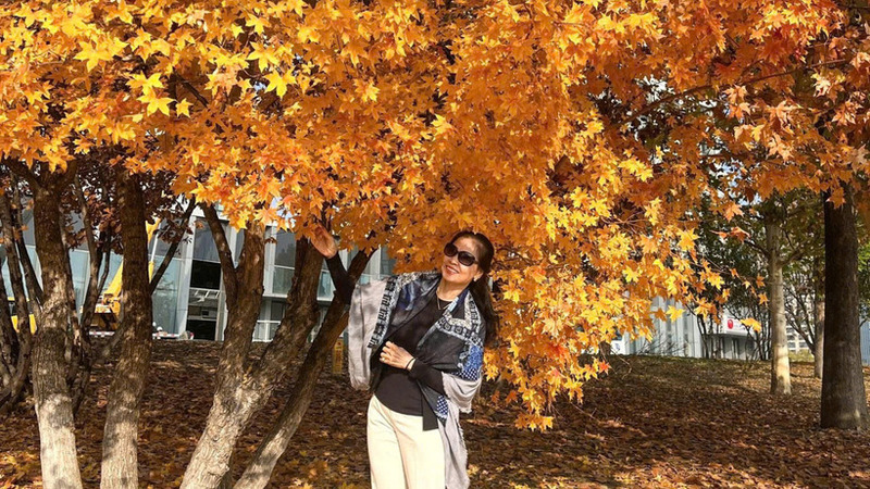 Du khách Việt Nam thích thú khi trải nghiệm mùa thu tại Trung Quốc