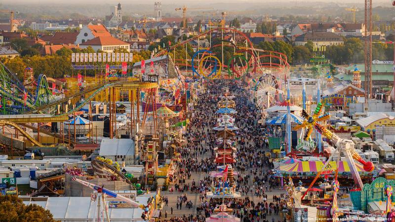 Lễ hội bia Oktoberfest sôi động