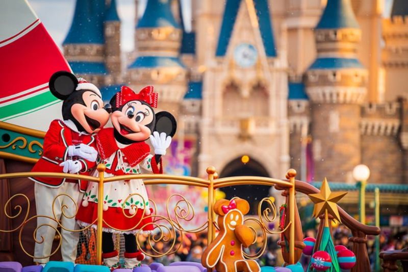 Tokyo Disneyland – Thế giới cổ tích rực rỡ mùa đông