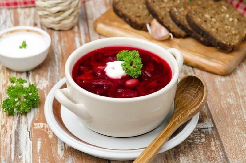 Súp củ dền đỏ truyền thống của người Nga