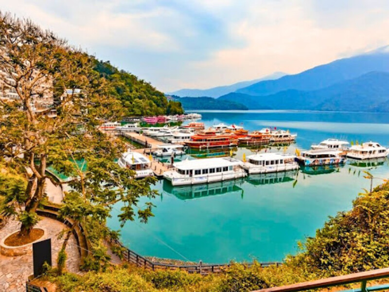 Hồ Nhật Nguyệt