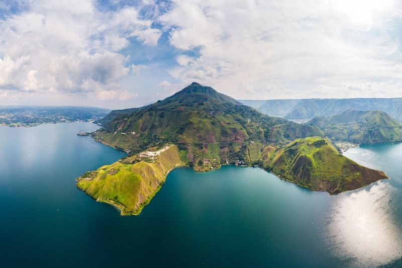 Hồ Toba với vẻ đẹp trữ tình Hồ Toba với vẻ đẹp trữ tình