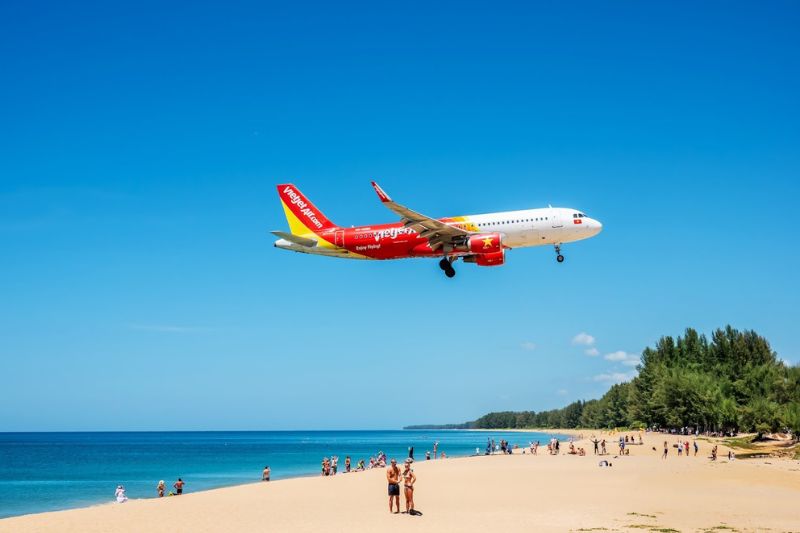 Đ&ocirc;i n&eacute;t về chặng bay đi/đến Cam Ranh